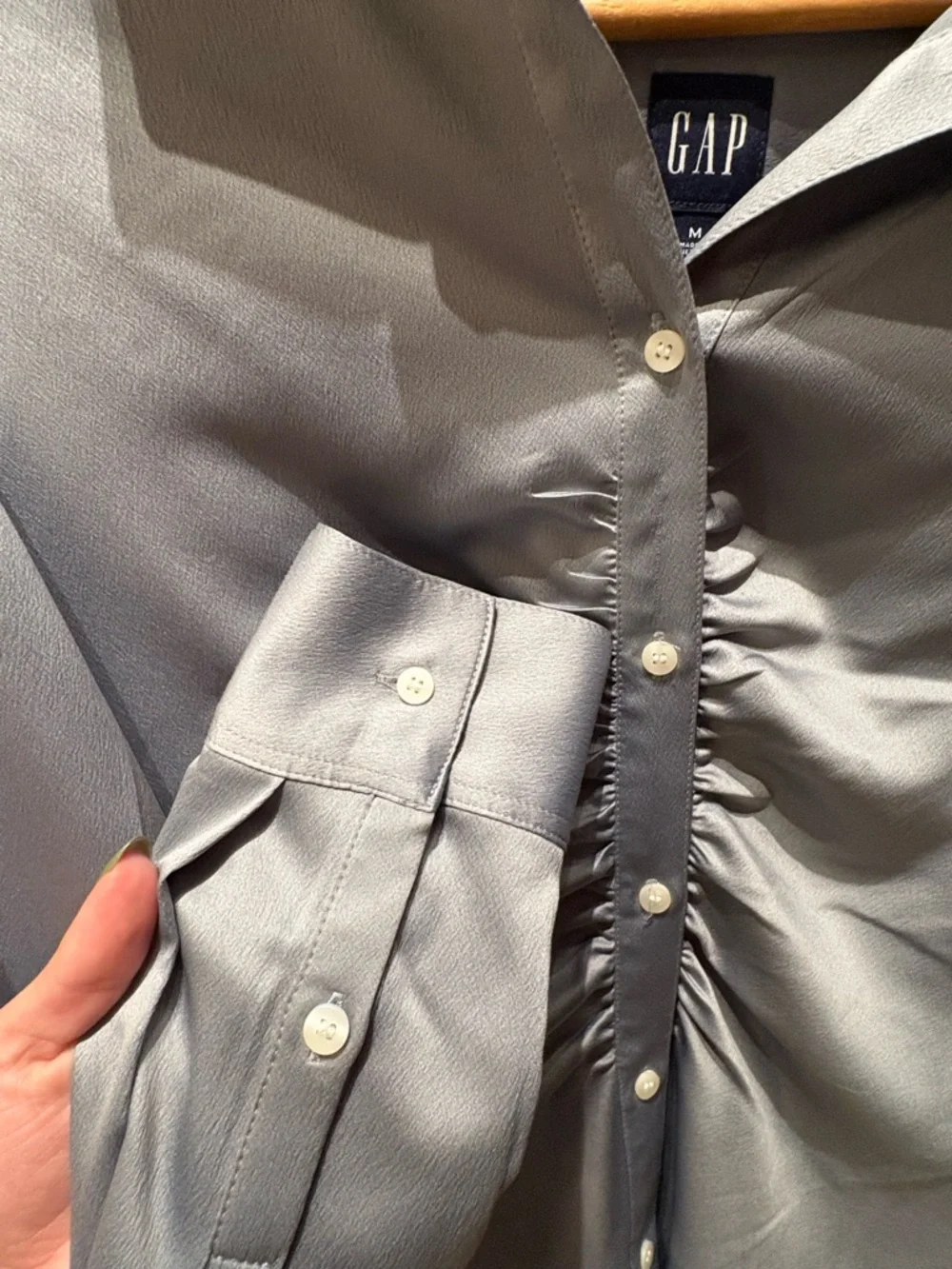 Women's Ruched Button-Down Shirt - Picture 4 of 4